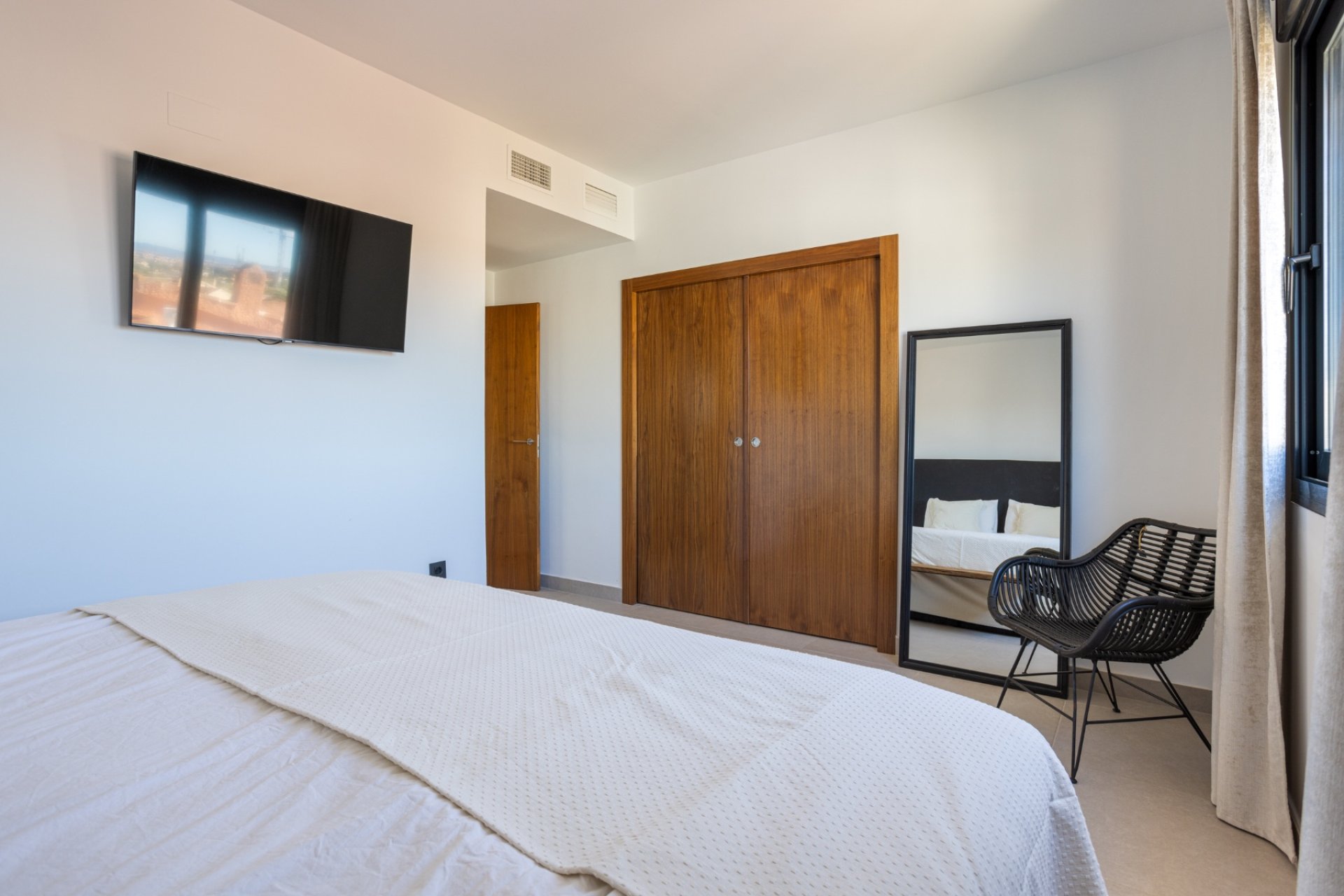 Villa moderna de 4 dormitorios con piscina privada y solárium en Ciudad Quesada