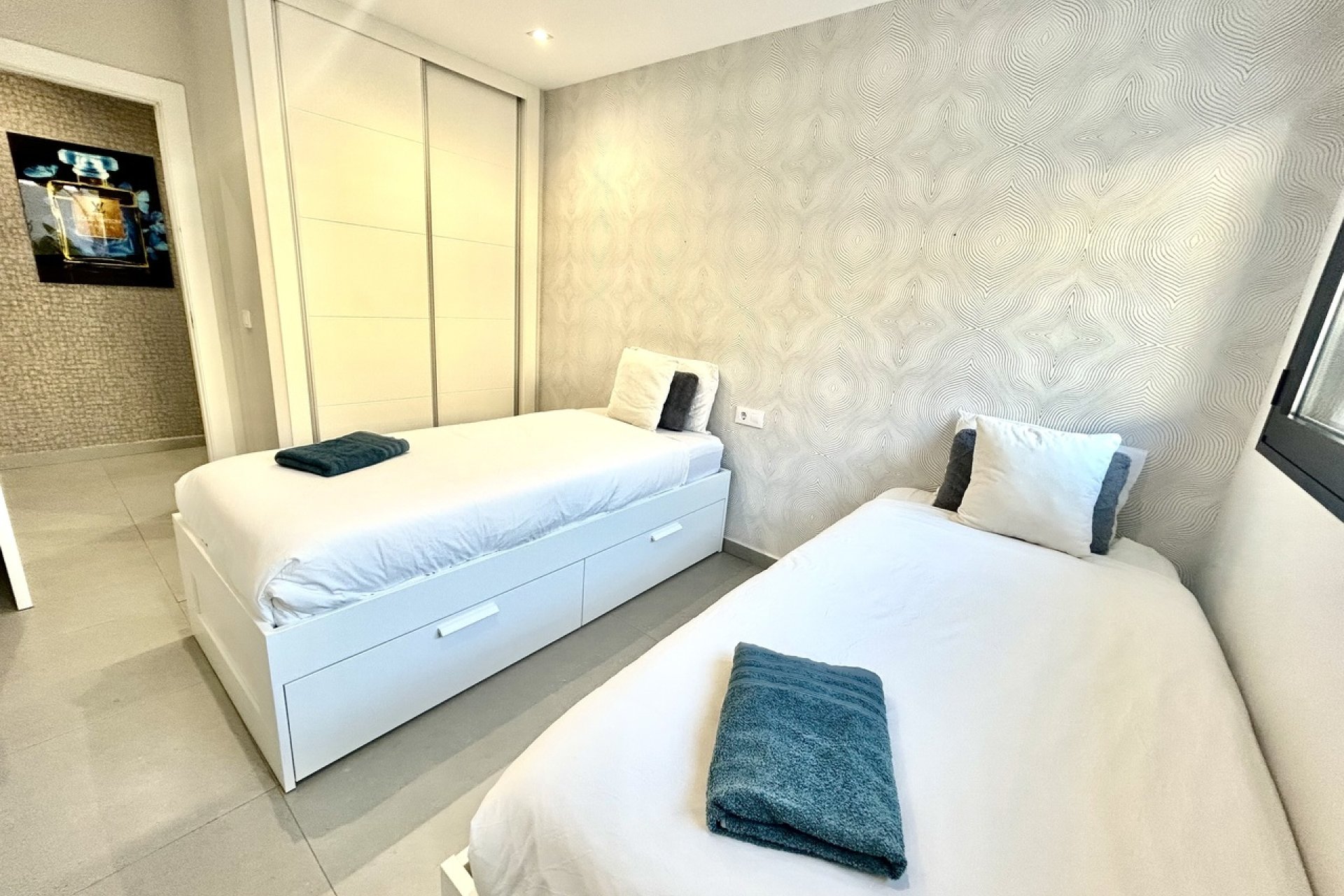Villa moderna de lujo con piscina privada en Torrevieja