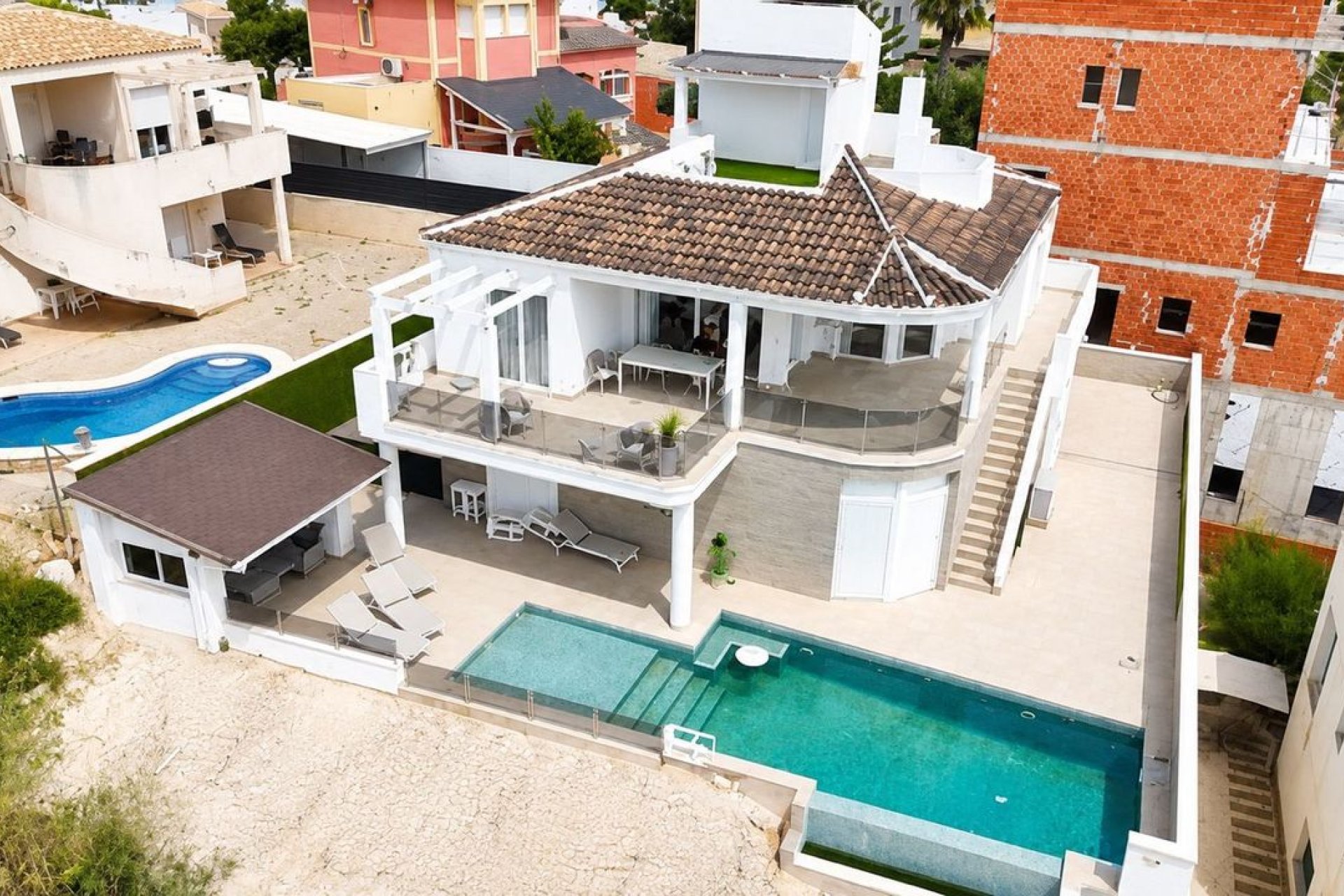 Villa moderna de lujo con vistas al campo de golf y a las montañas en Ciudad Quesada
