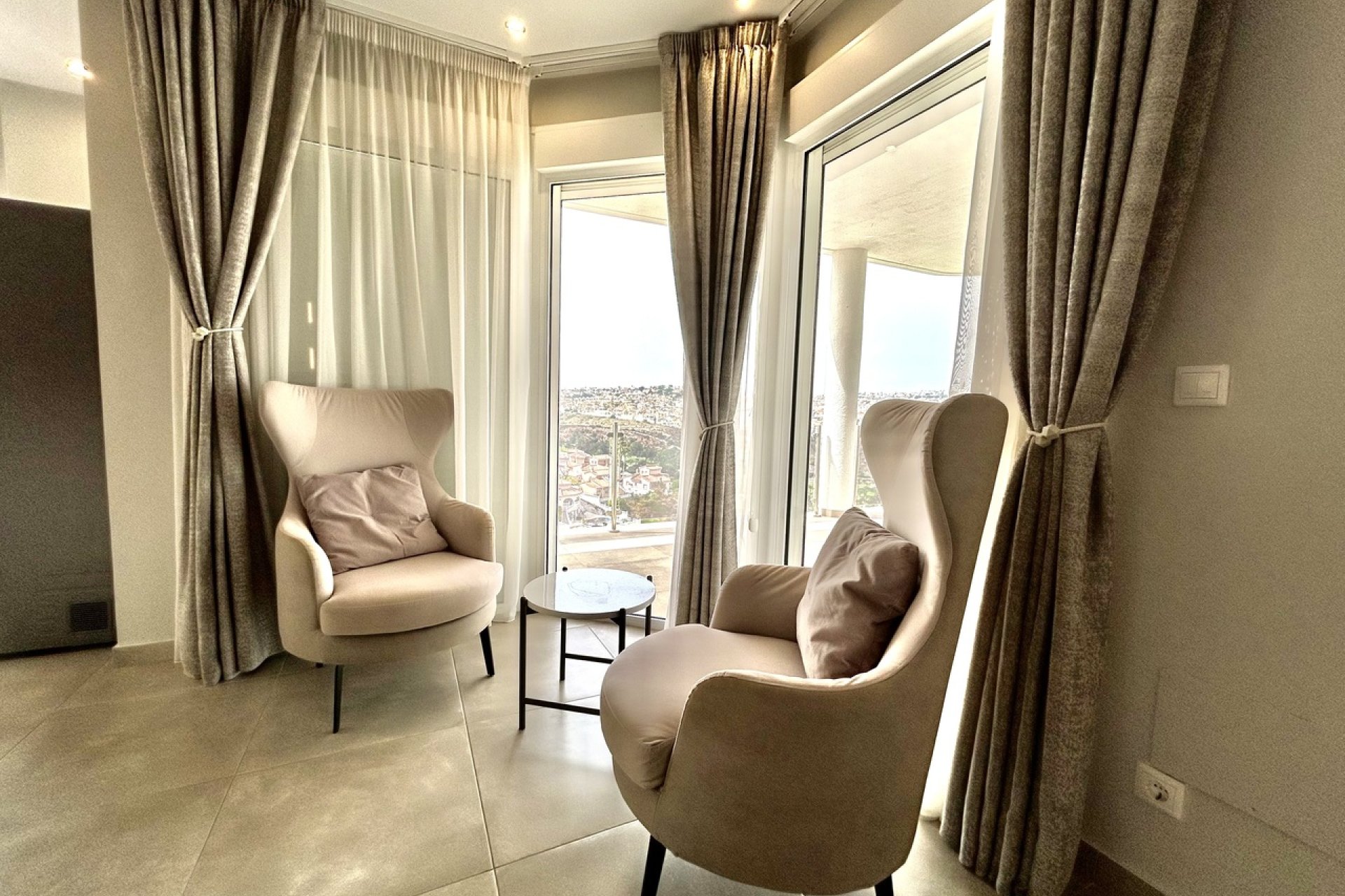 Villa moderna de lujo con vistas al campo de golf y a las montañas en Ciudad Quesada