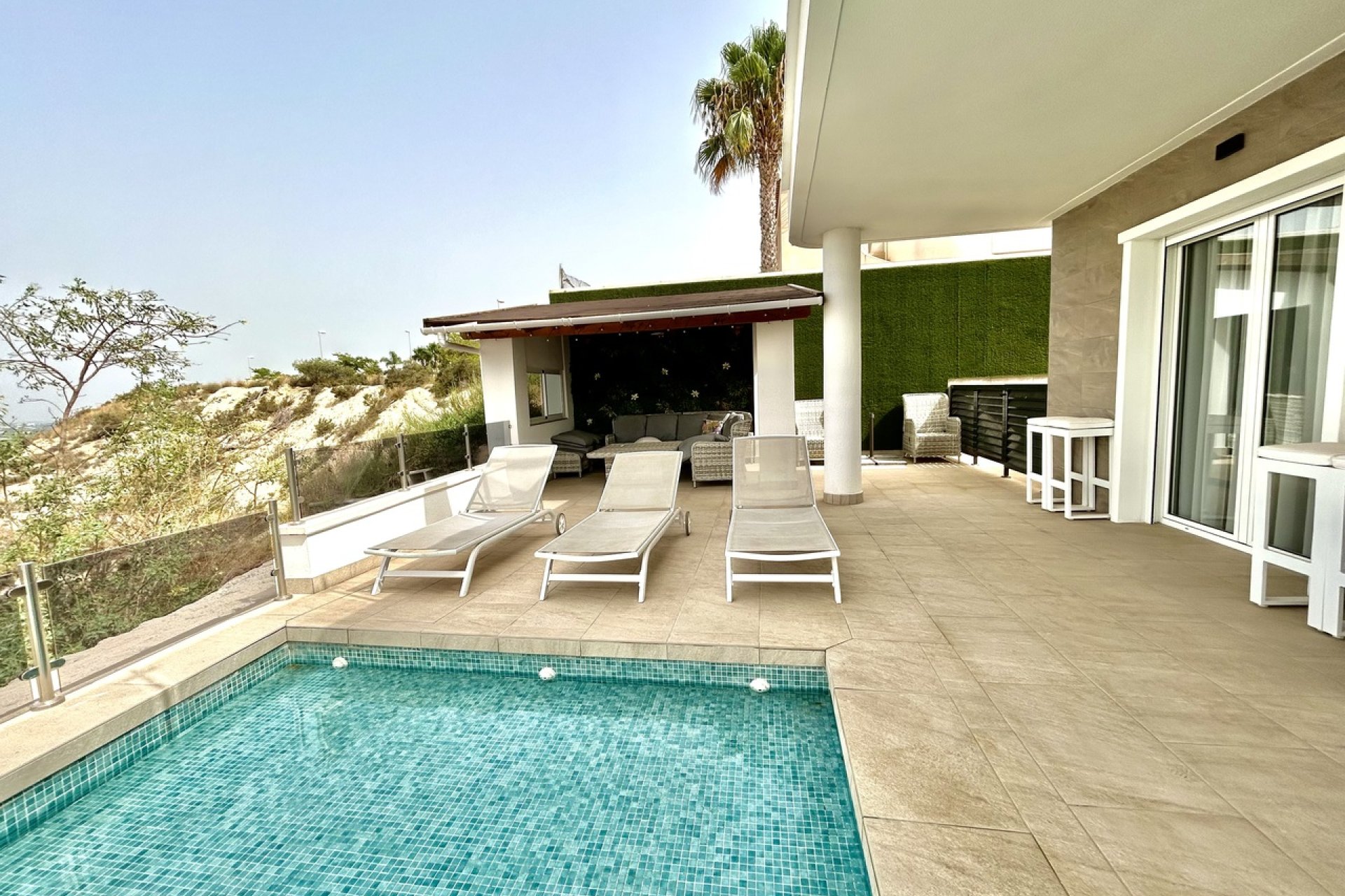 Villa moderna de lujo con vistas al campo de golf y a las montañas en Ciudad Quesada