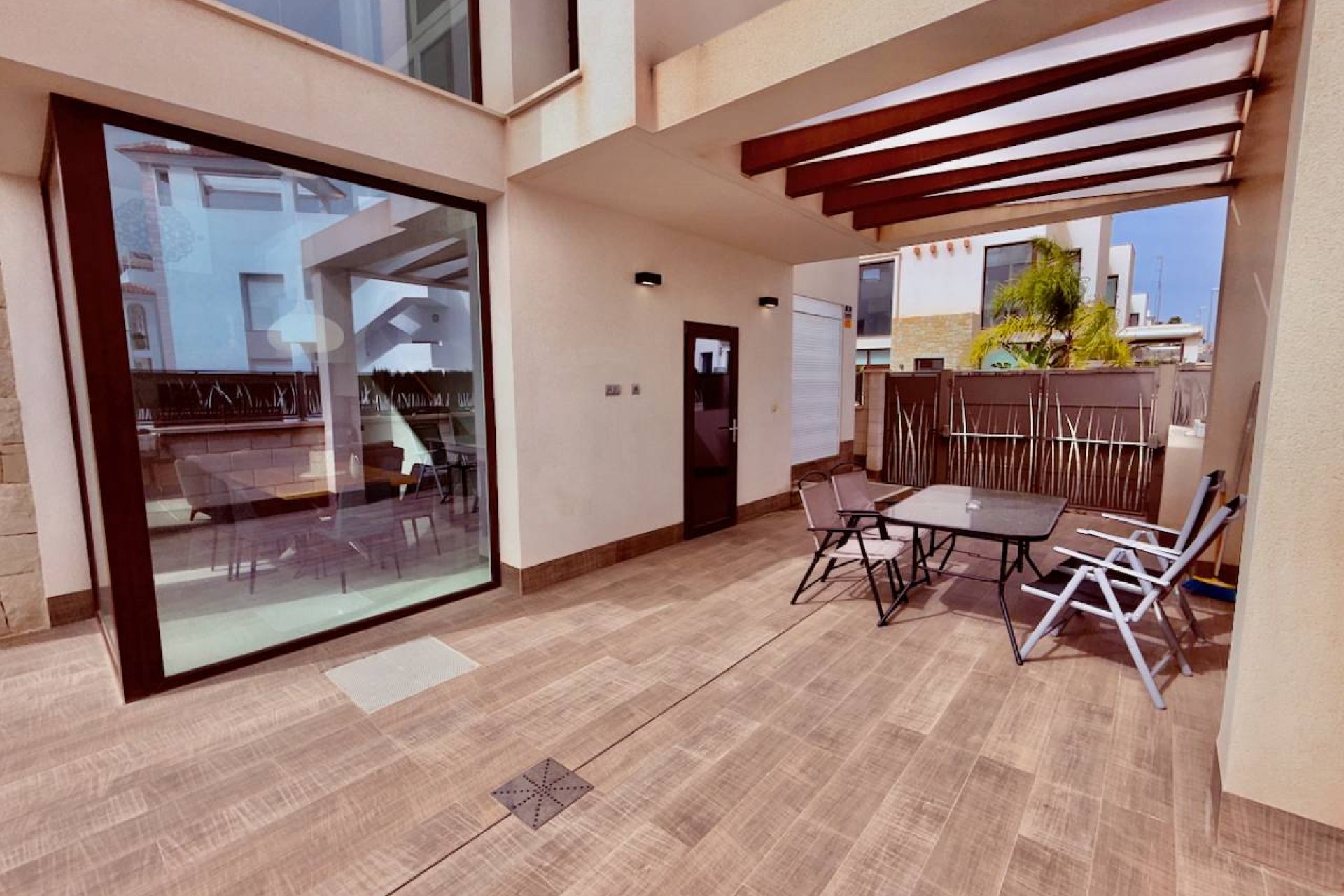 Villa moderna de nueva construcción con piscina privada y solárium en Ciudad Quesada