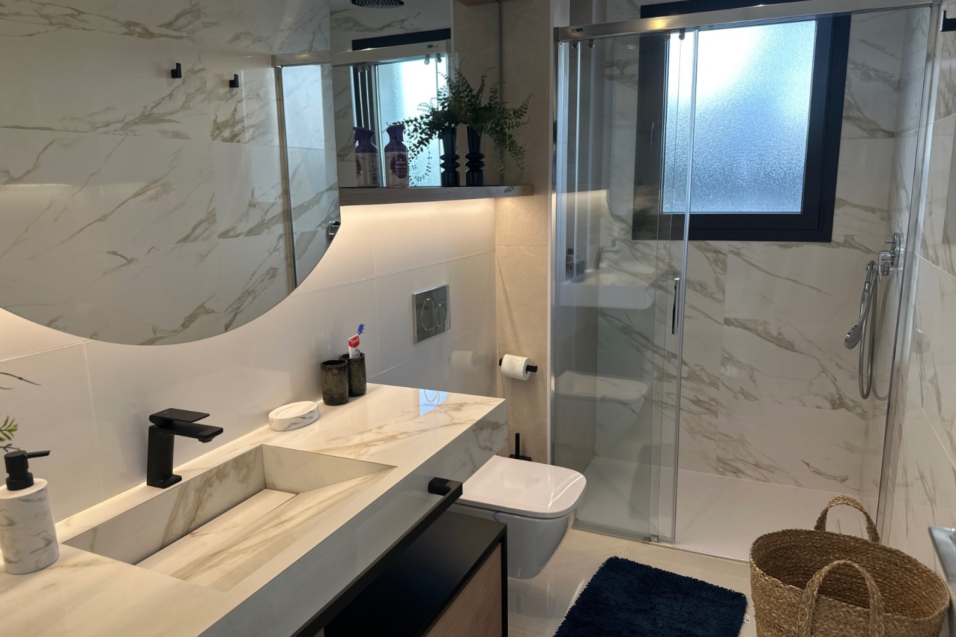 Villa moderna de una sola planta con piscina privada y solárium en Ciudad Quesada