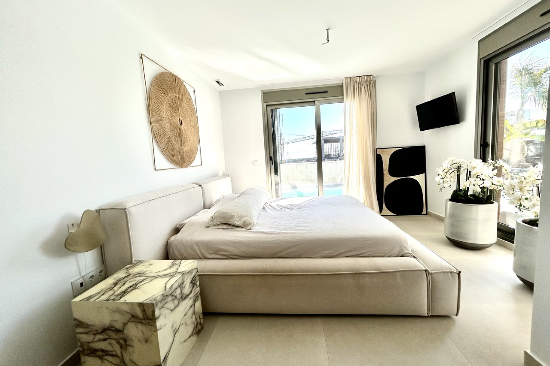 Villa moderna y energéticamente eficiente con piscina privada y terraza en la azotea en San Miguel de Salinas