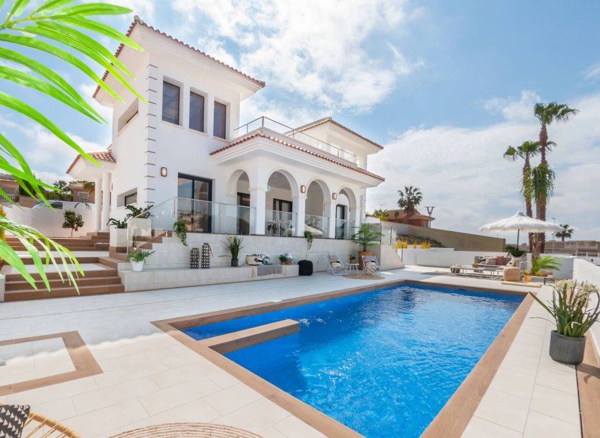 Villa - Obra nueva -
            Ciudad Quesada - HB-39710
