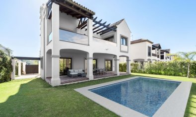 Villa - Obra nueva - Estepona -
                Estepona