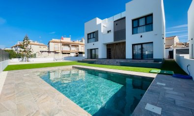 Villa - Obra nueva - Torrevieja -
                Torrevieja