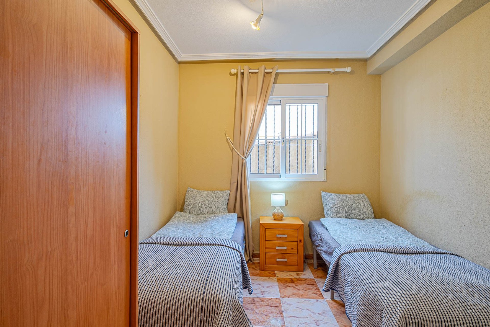 Villa quatro con solárium y piscina en Lomas de Cabo Roig