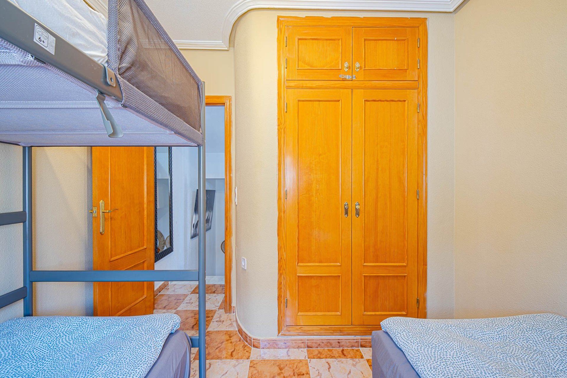 Villa quatro con solárium y piscina en Lomas de Cabo Roig