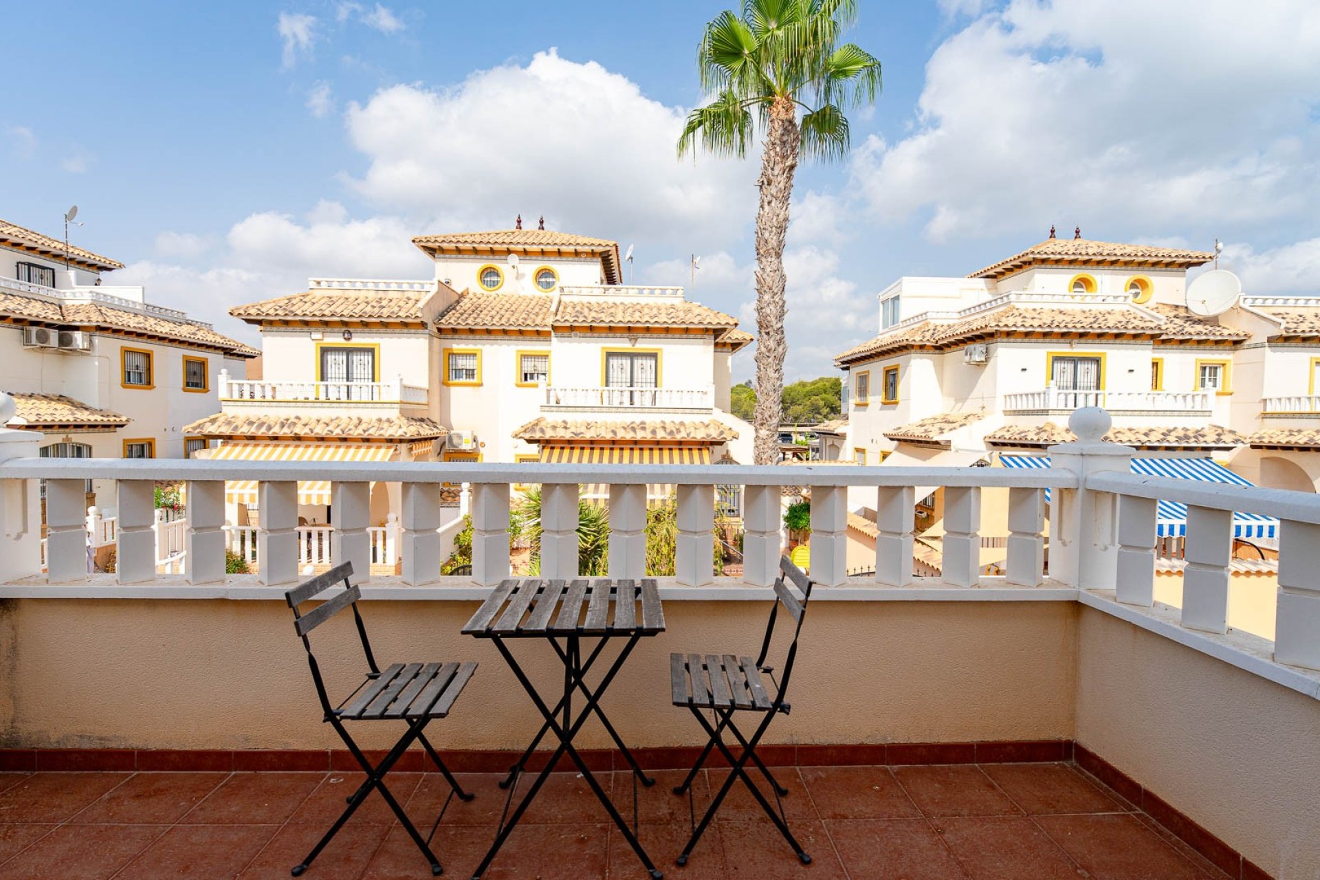Villa quatro con solárium y piscina en Lomas de Cabo Roig