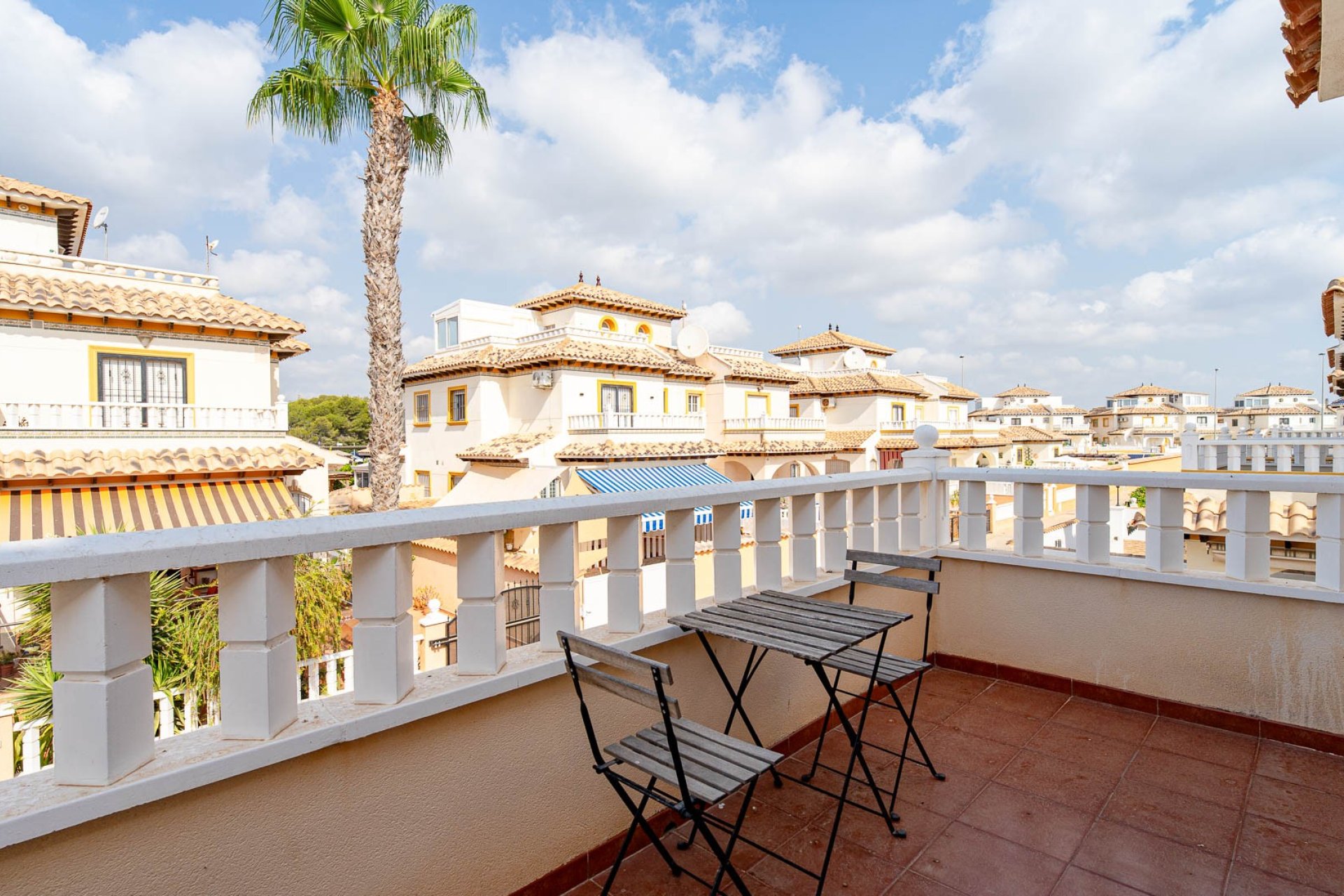 Villa quatro con solárium y piscina en Lomas de Cabo Roig