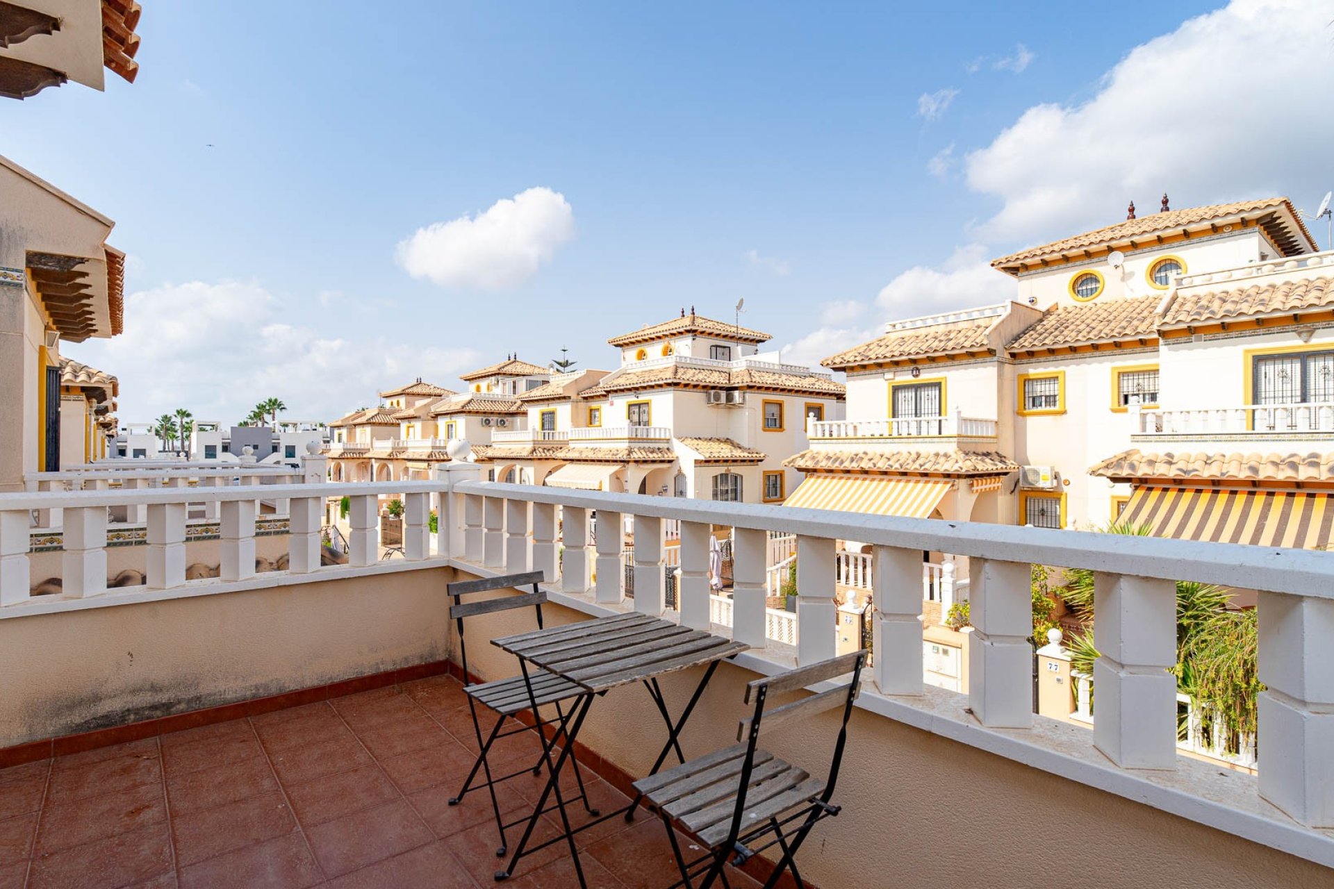 Villa quatro con solárium y piscina en Lomas de Cabo Roig