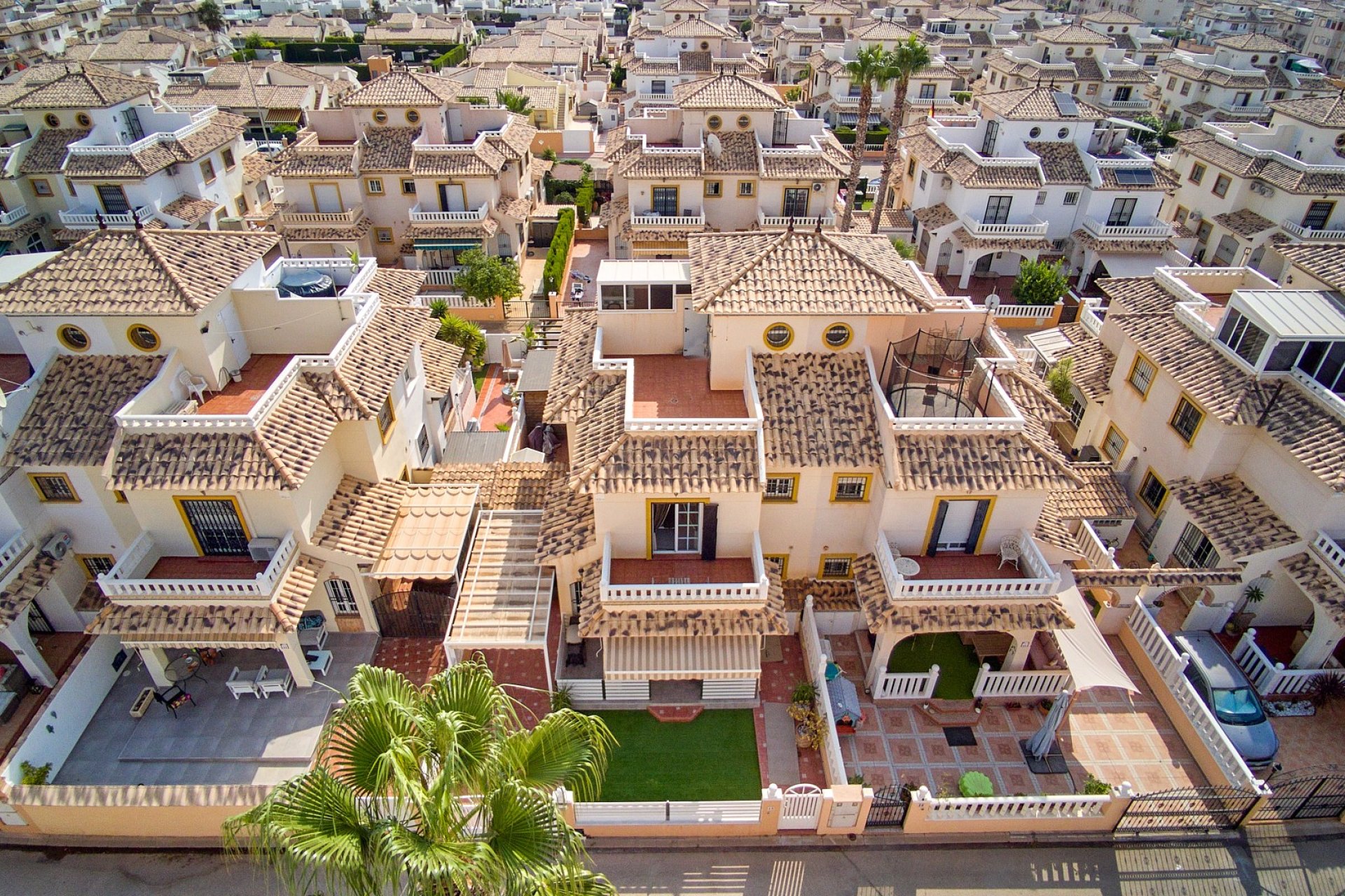Villa quatro con solárium y piscina en Lomas de Cabo Roig