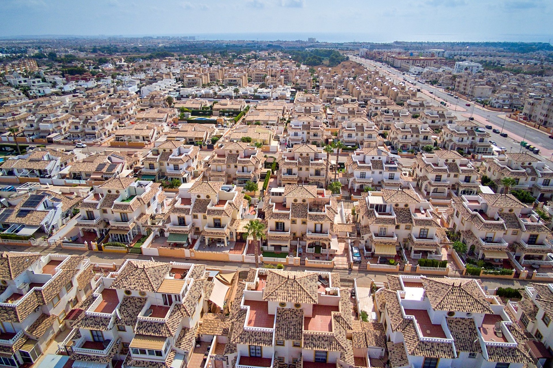 Villa quatro con solárium y piscina en Lomas de Cabo Roig