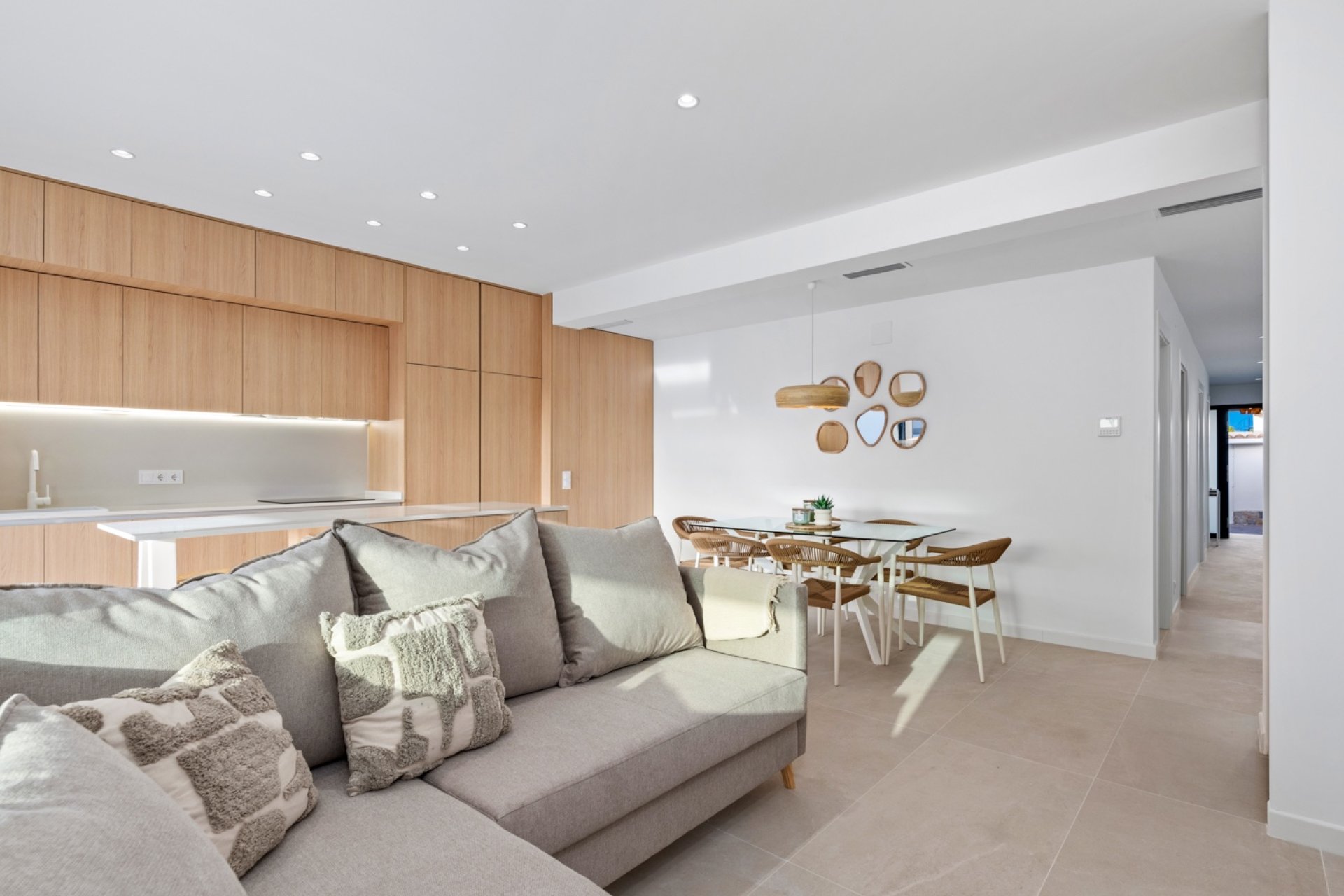 Villa reformada con piscina privada y jardín en Torrevieja, Costa Blanca