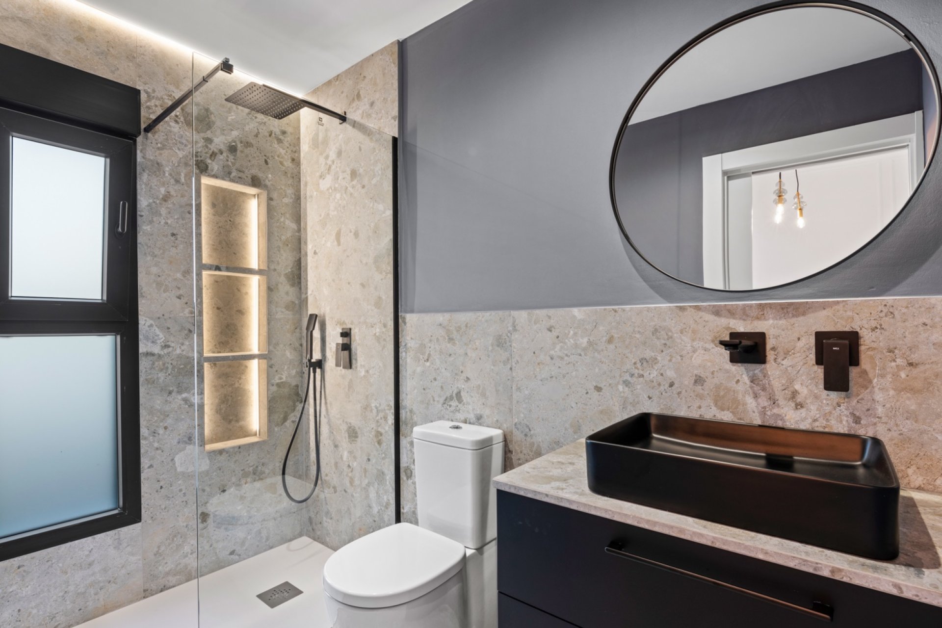 Villa reformada con piscina privada y jardín en Torrevieja, Costa Blanca