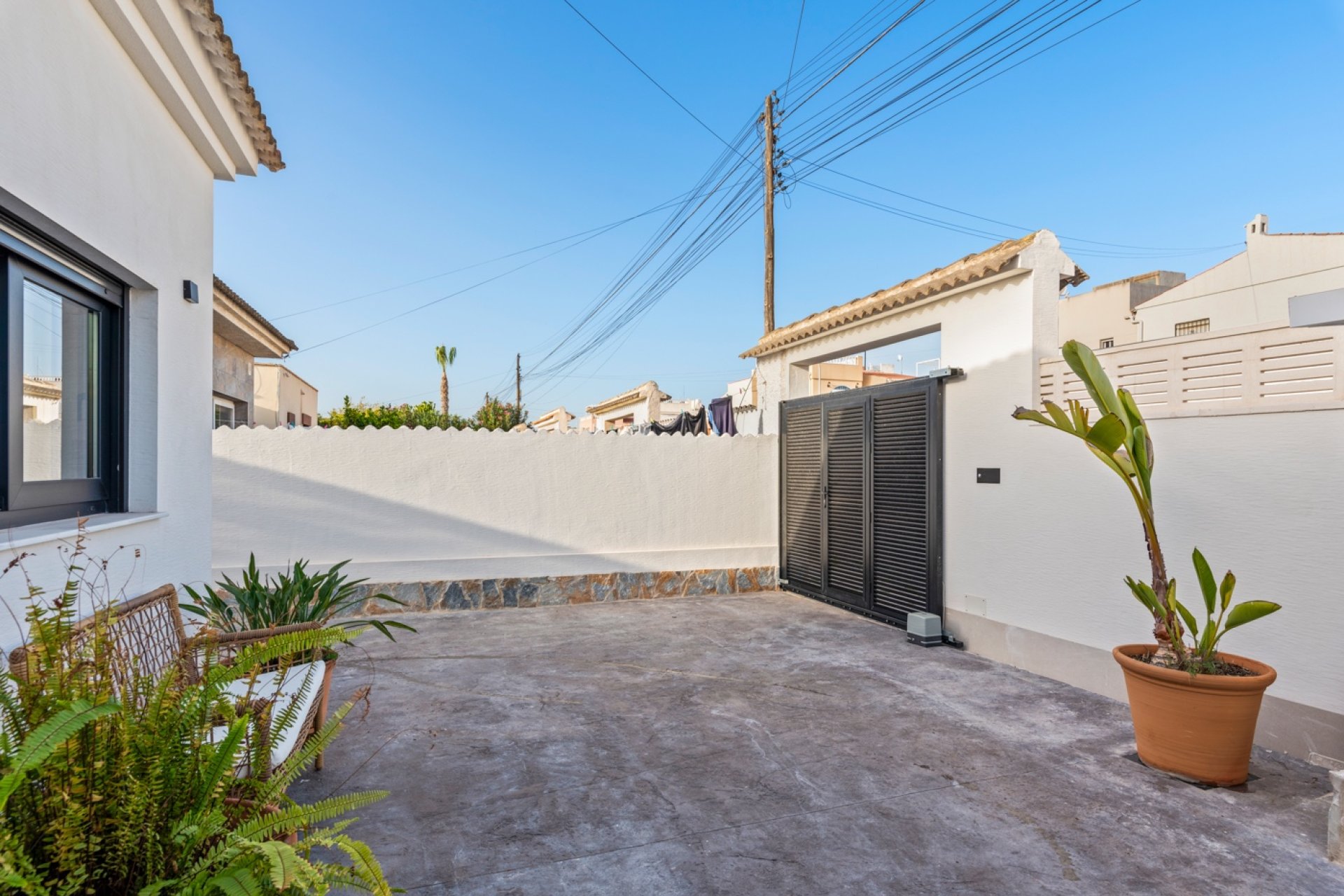 Villa reformada con piscina privada y jardín en Torrevieja, Costa Blanca