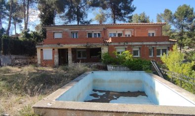 Villa - Resale - Alcoy -
                Alcoy