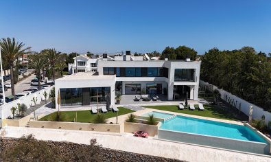 Villa - Resale - Cabo Roig -
                Cabo Roig