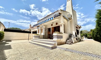 Villa - Resale - Orihuela Costa - La Zenia