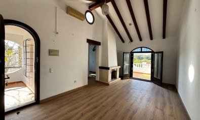 Villa - Resale - Orihuela Costa -
                Los Dolses