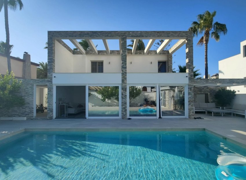 Villa - Resale -
            Orihuela Costa - MM-16381