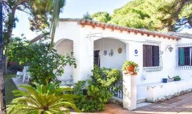 Villa - Resale - Orihuela Costa -
                Punta Prima