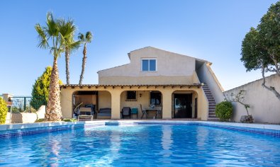 Villa - Resale - Orihuela -
                La Matanza