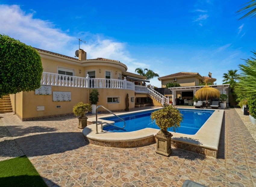 Villa - Resale -
            Rojales - CP22185