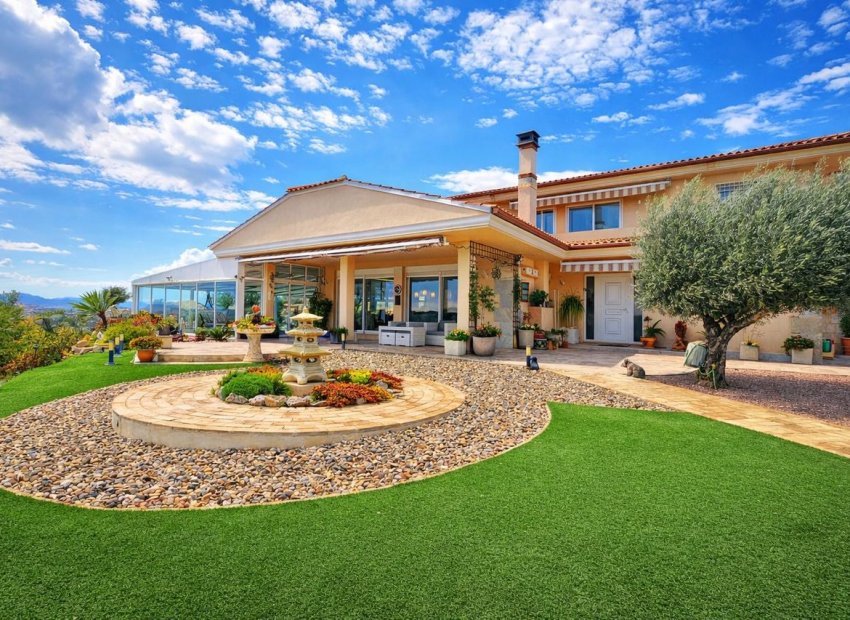 Villa - Resale -
            Torremendo - CO-34278