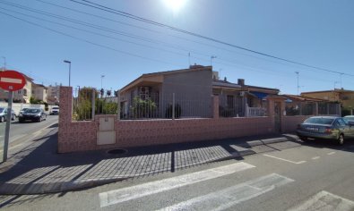 Villa - Resale - Torrevieja - Center