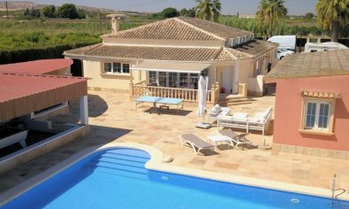 Villa - Reventa - Almoradí -
                Heredades