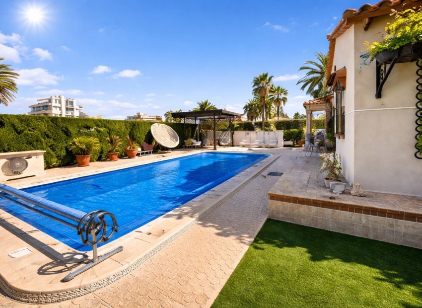 Villa - Reventa -
            Cabo Roig - CO-36160