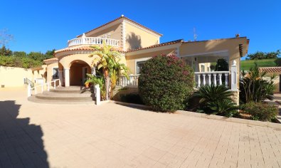 Villa - Reventa - La Marina -
                La Escuera