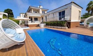 Villa - Reventa - La Mata -
                La Mata