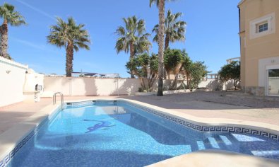 Villa - Reventa - Orihuela Costa -
                La Zenia