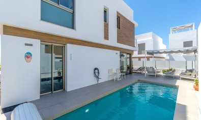 Villa - Reventa - Orihuela Costa -
                Villamartín