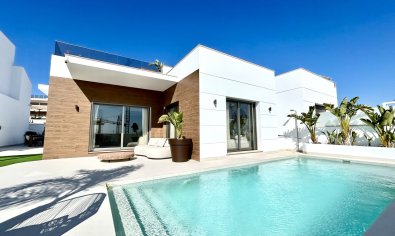 Villa - Reventa - San Miguel de Salinas -
                San Miguel de Salinas