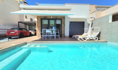Villa - Reventa - San Miguel de Salinas -
                San Miguel de Salinas