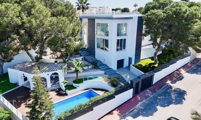 Villa - Reventa - Torrevieja -
                Los Balcones