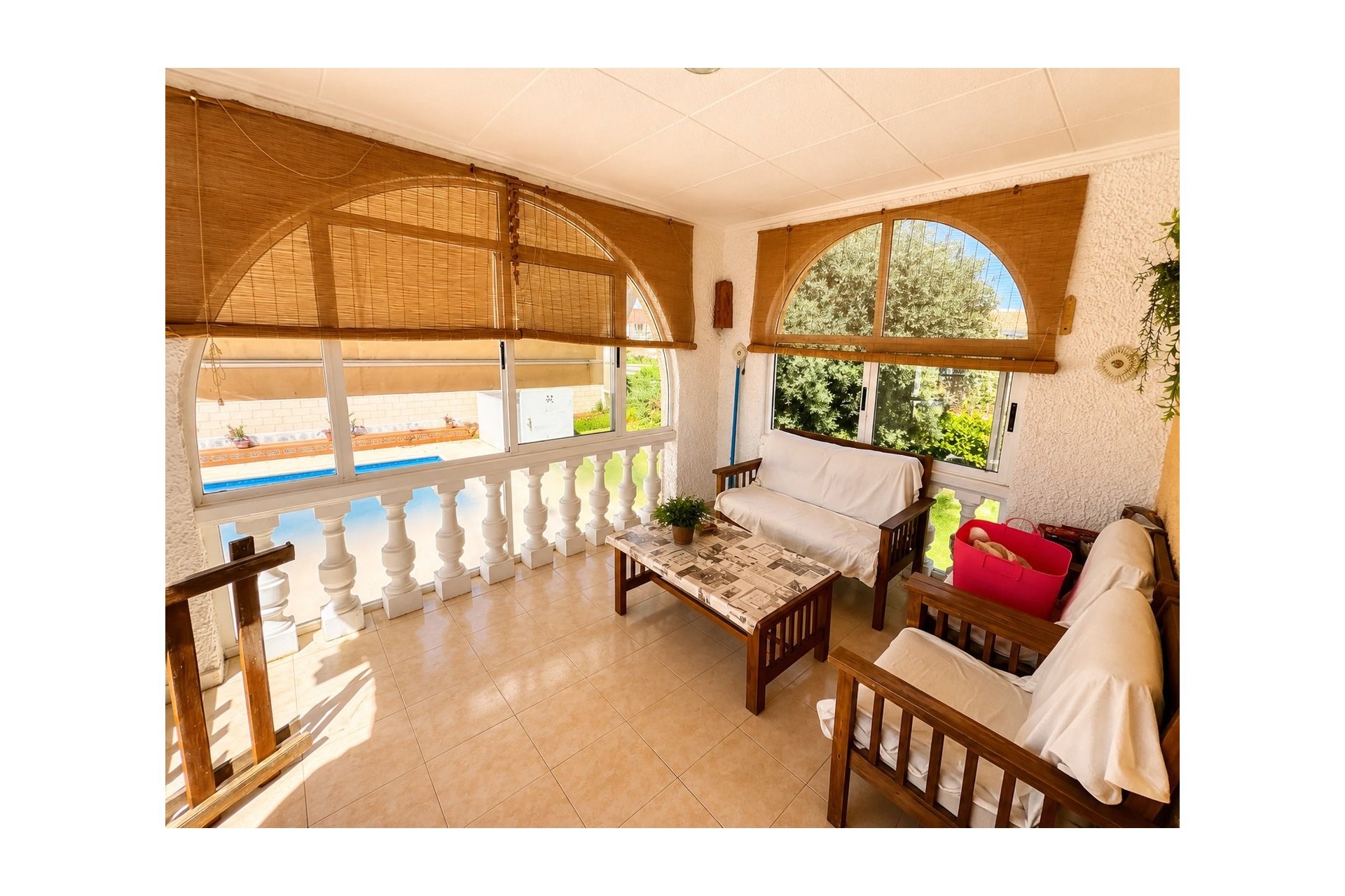Villa unifamiliar con piscina privada en Torrevieja, 5 dormitorios