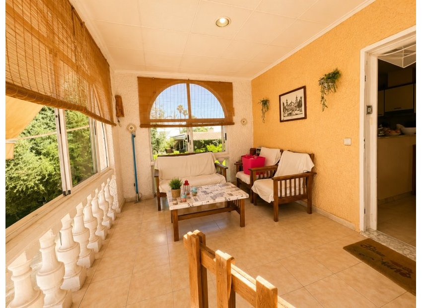 Villa unifamiliar con piscina privada en Torrevieja, 5 dormitorios
