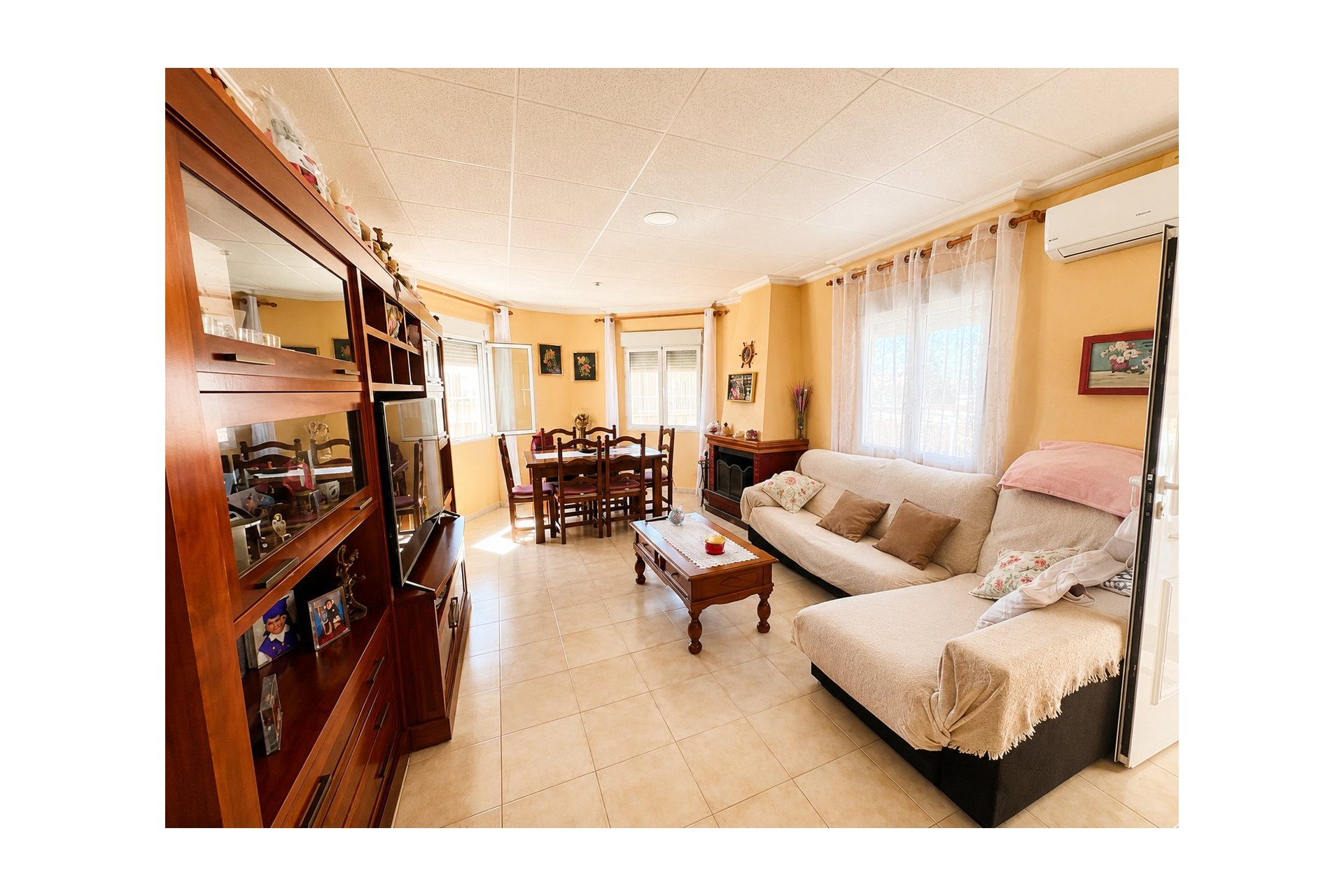 Villa unifamiliar con piscina privada en Torrevieja, 5 dormitorios