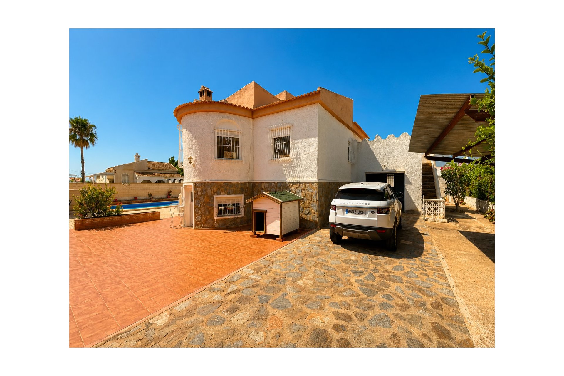 Villa unifamiliar con piscina privada en Torrevieja, 5 dormitorios