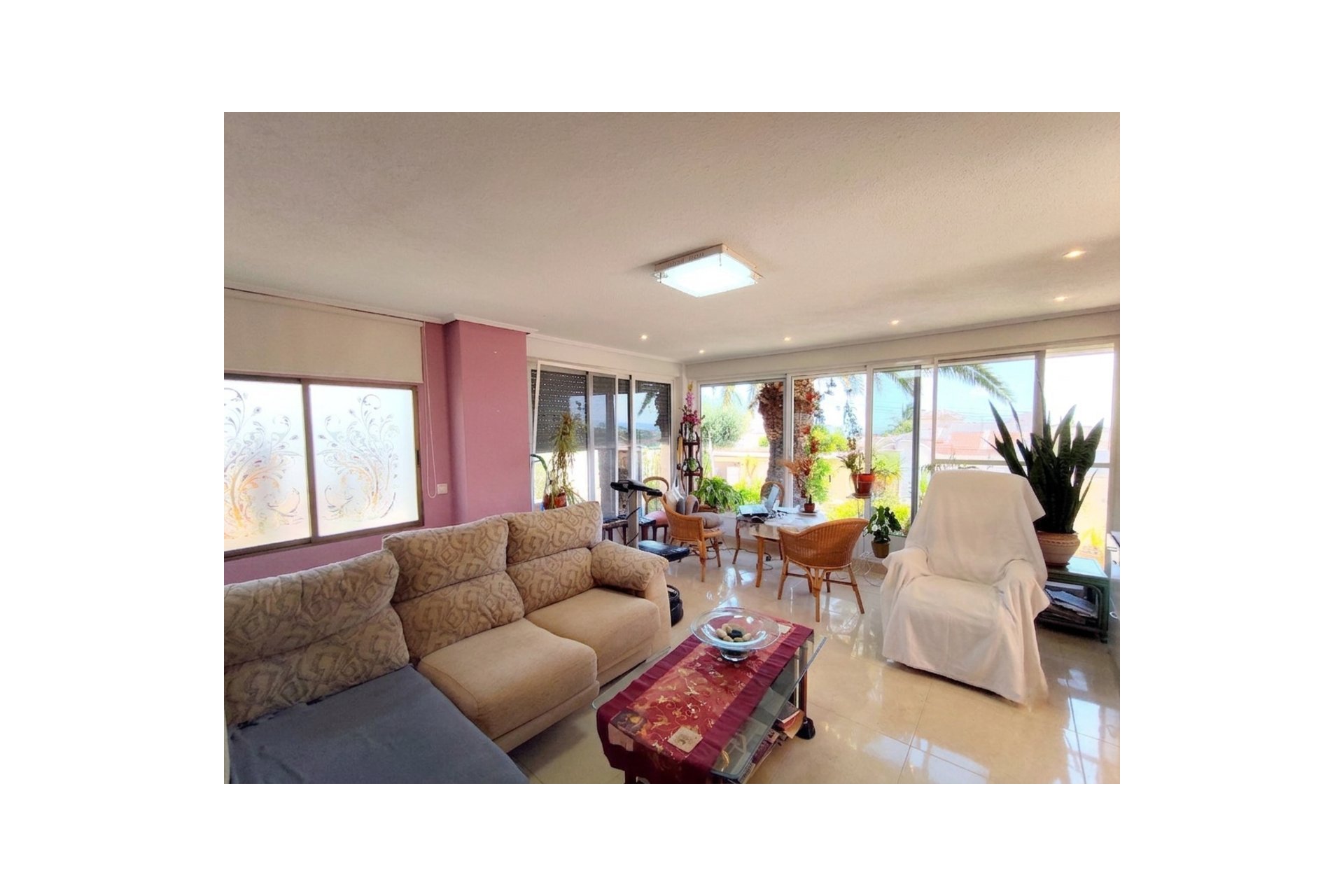 Villa unifamiliar en Ciudad Quesada con piscina privada y vistas al mar