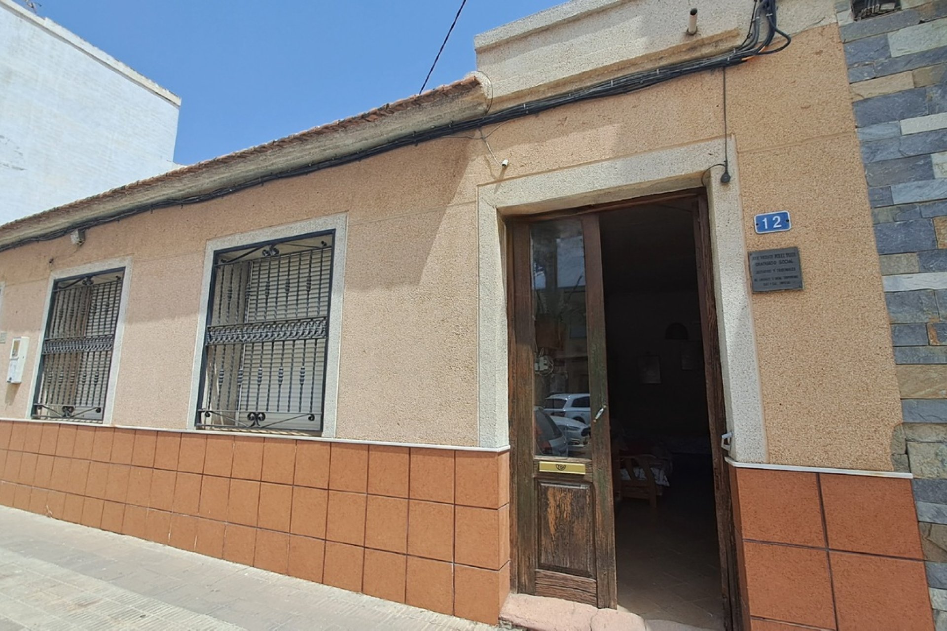 Village house in the center of Los Montesinos