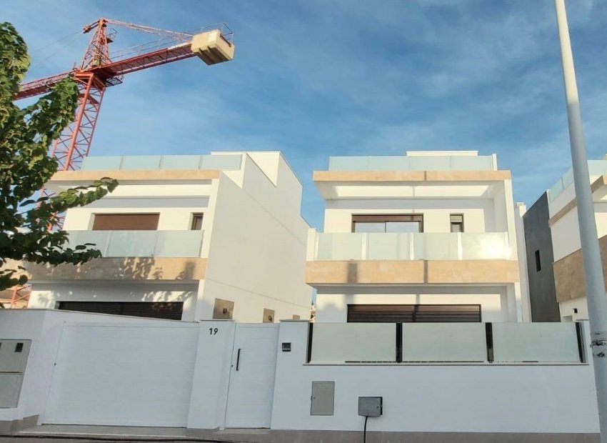 Villas de Nueva Construcción en San Pedro del Pinatar