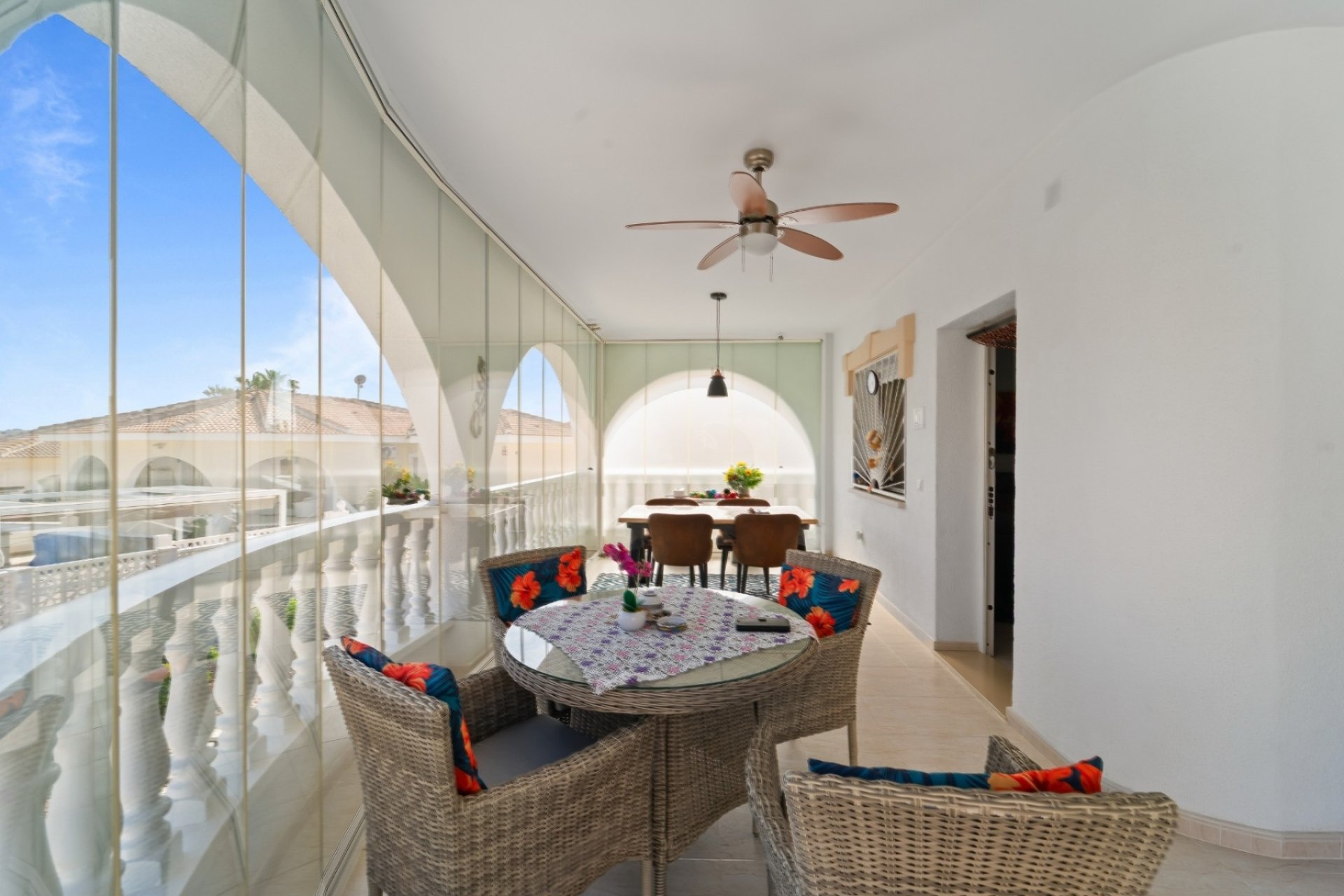 Vivienda indepediente con jardín y piscina comunitaria en Monteazul, Benijófar