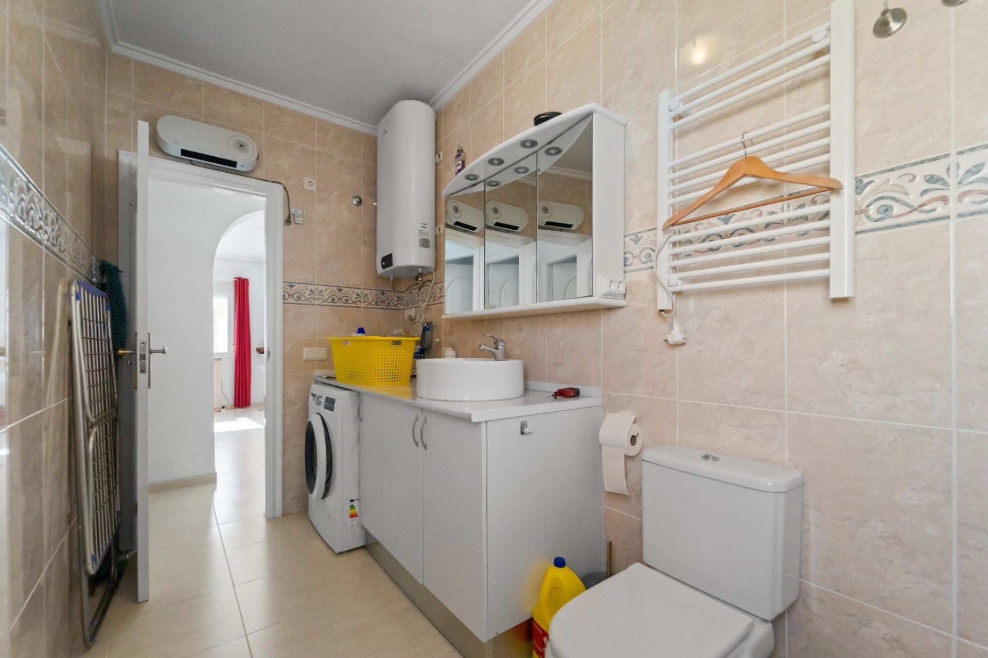 Vivienda indepediente con jardín y piscina comunitaria en Monteazul, Benijófar