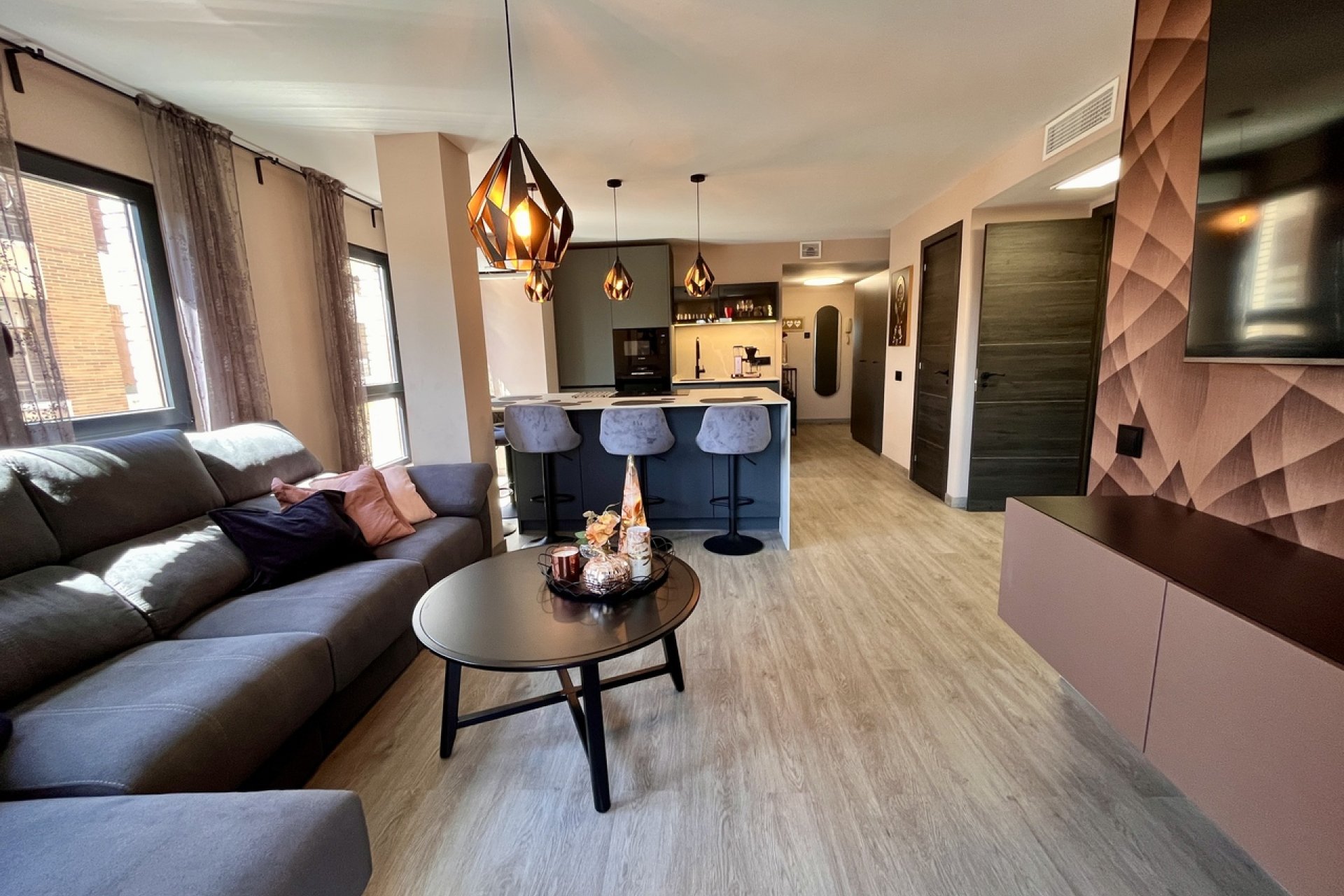 Volledig gerenoveerd 4-slaapkamer appartement Almoradí